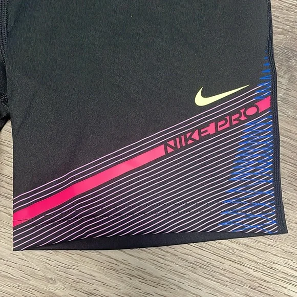 Nike Pro bike Shorts - Picture 3 of 7